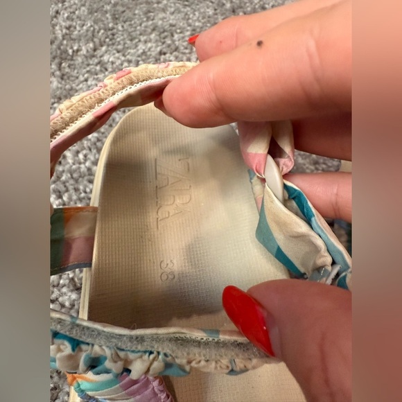 Zara woman’s colorful sandals - Picture 2 of 9